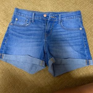 Cuffed denim shorts